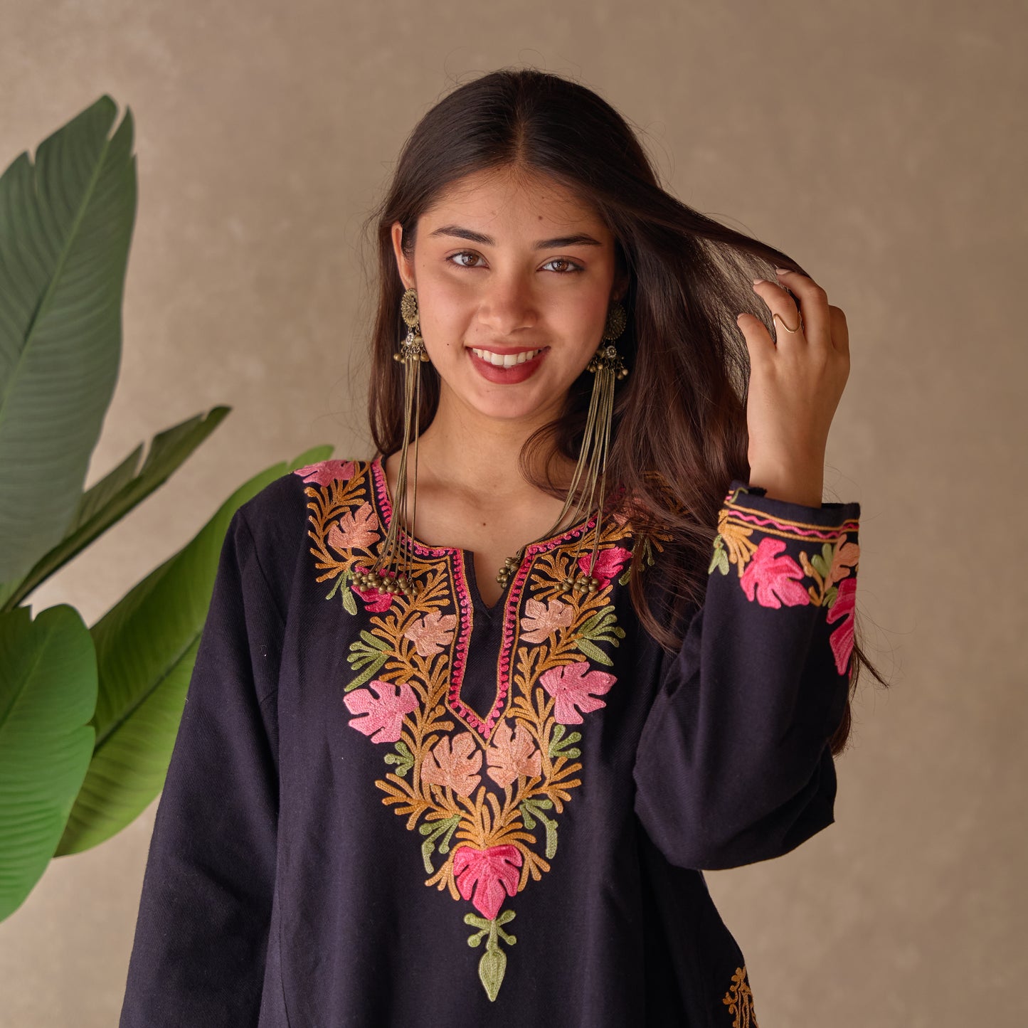 Black Floral Kashmiri Pheran