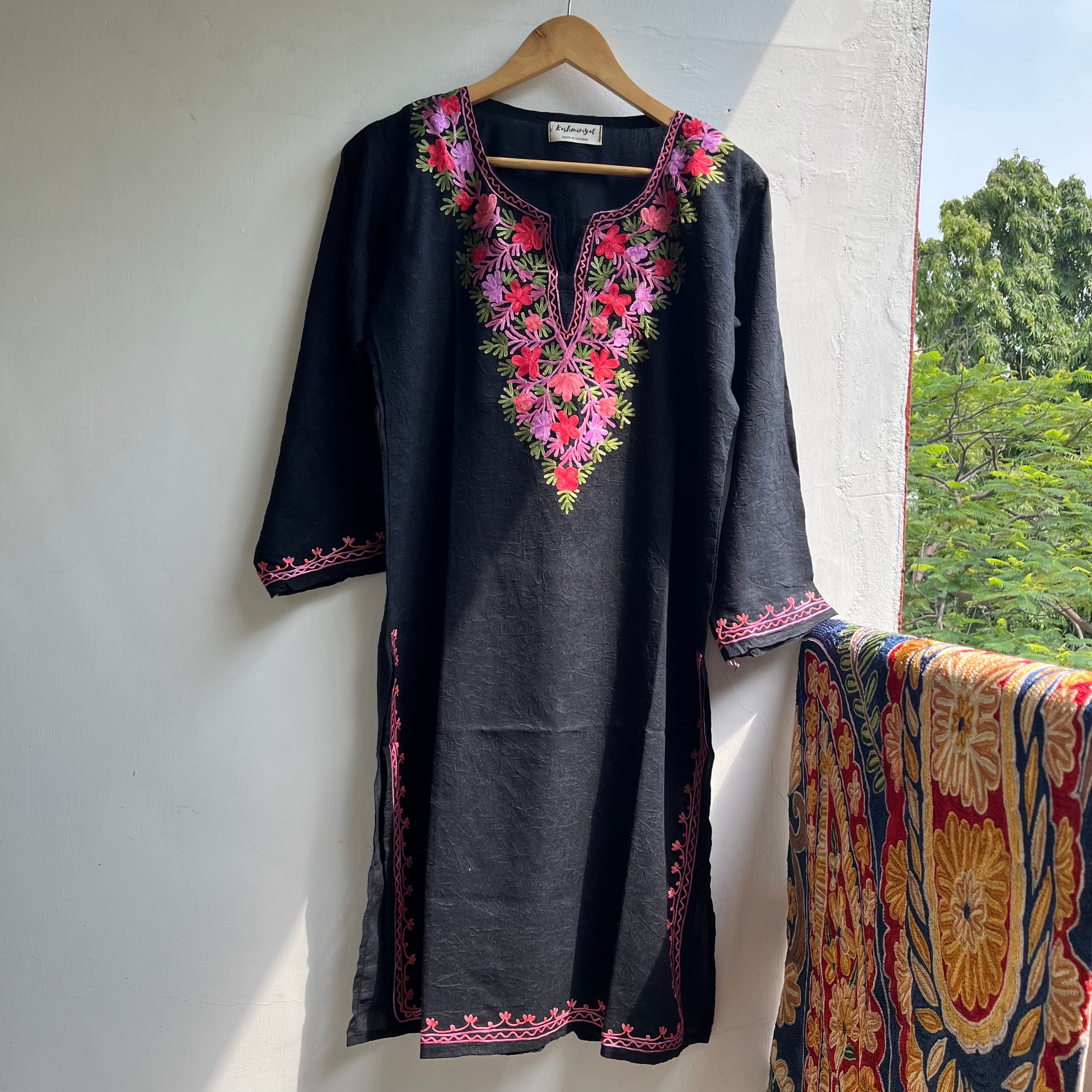 Kashmiri Embroidered Short Cotton Girls Top – Sarang