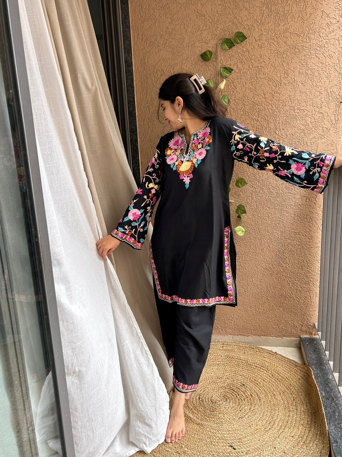 Black Mughal Kashmiri Kurti Set
