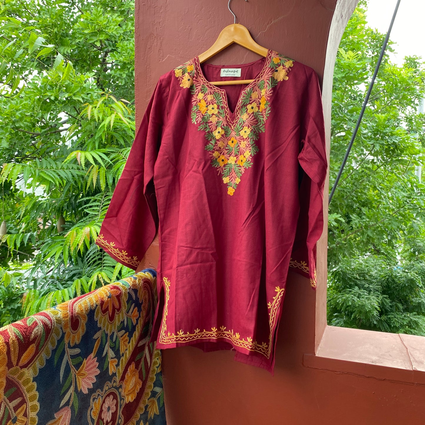 Maroon Green Short Kashmiri Kurti (Size 44)