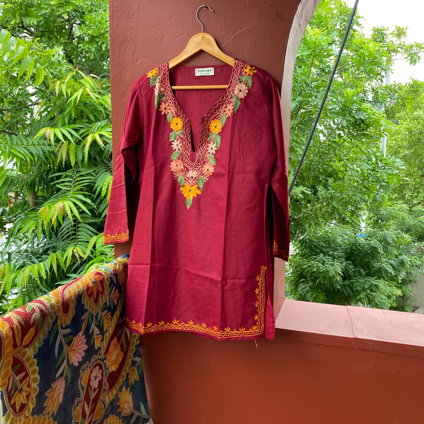 Maroon and Pink Short Kashmiri Kurti (Size 40)