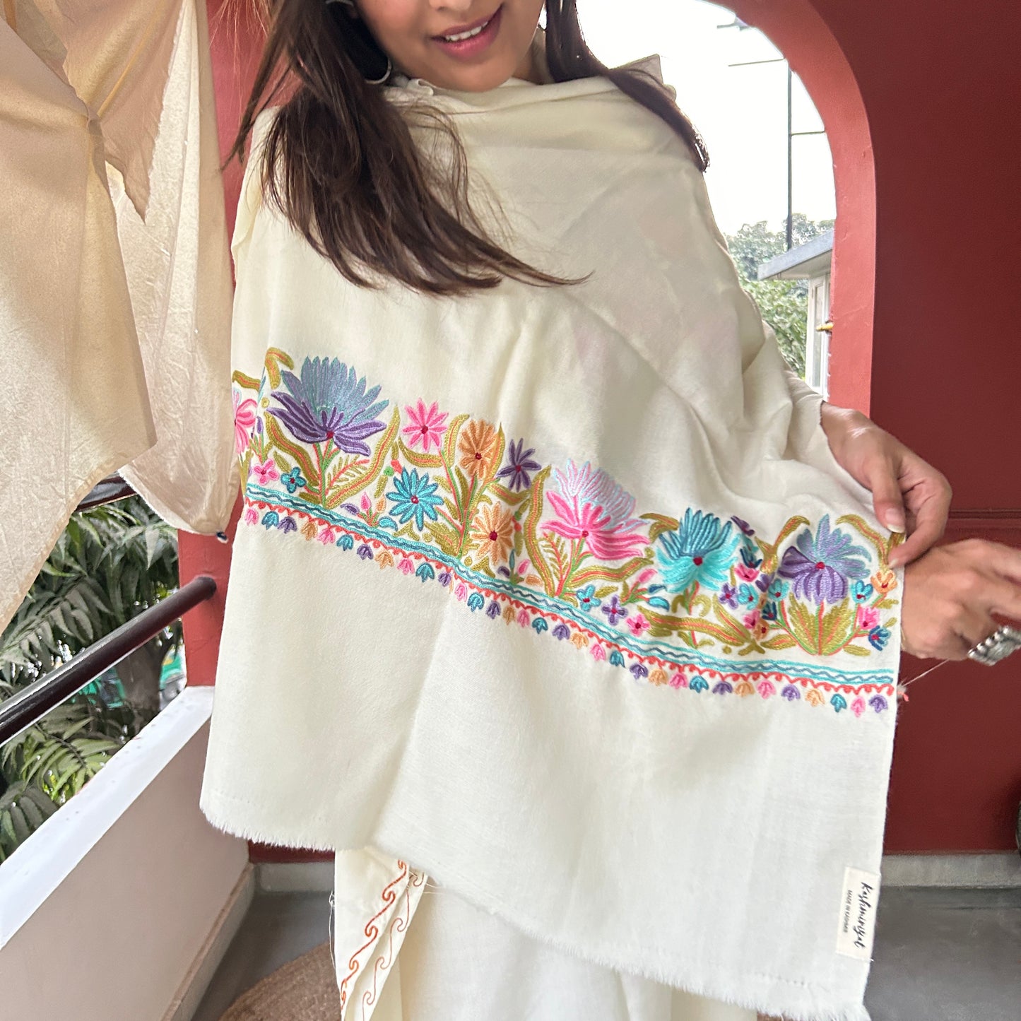 White Aari Hand Embroirered Kashmiri Shawl