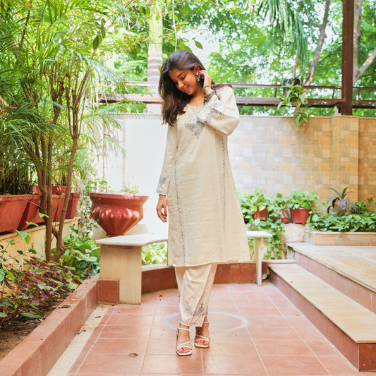 Off White Kashmiri Kurti Set