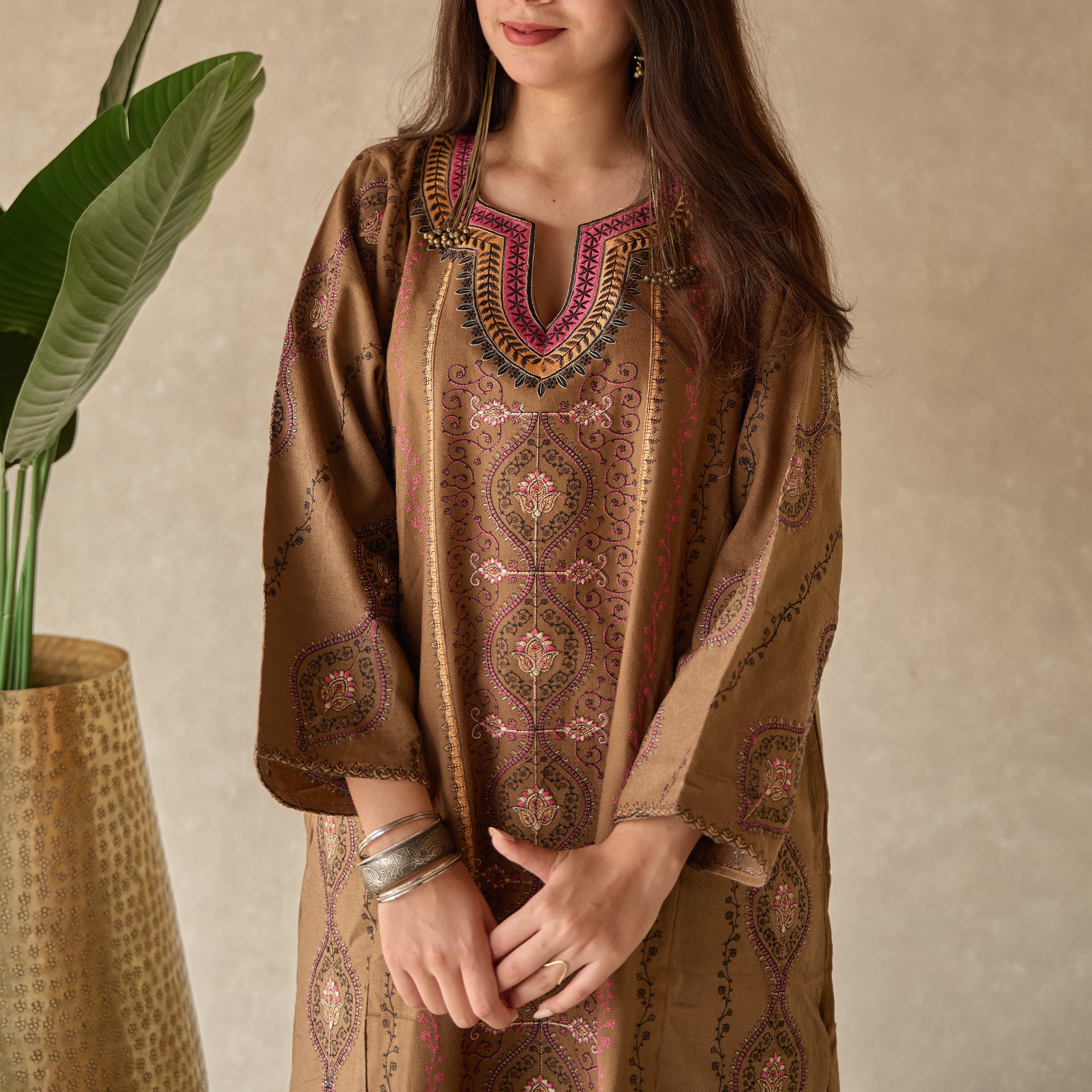 Brown Mughal Kashmiri Pheran
